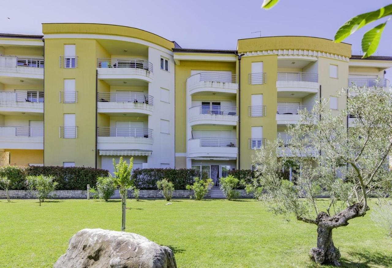 Adria Apartments Umag Buitenkant foto